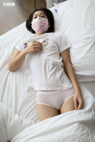 美女洗澡luo露双乳挤奶